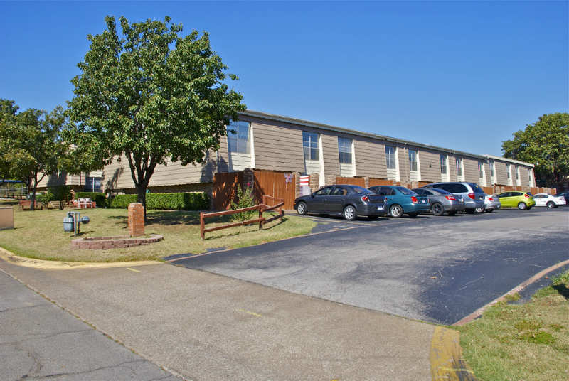 Studio Place Apartments in Denton, TX - Building Photo