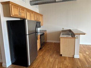 466 N Salina St in Syracuse, NY - Building Photo - Building Photo