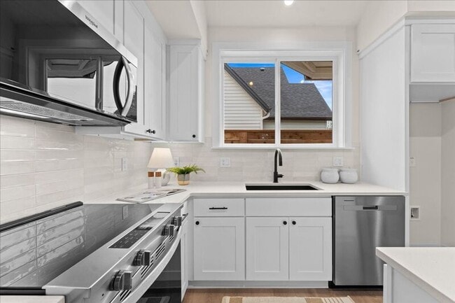 6703 SE 69th Ave in Portland, OR - Building Photo - Building Photo