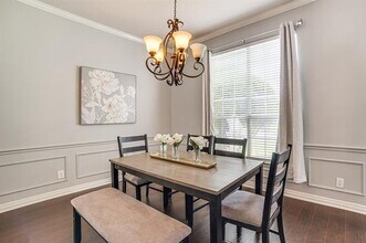 4043 Briarbend Rd in Dallas, TX - Building Photo - Building Photo