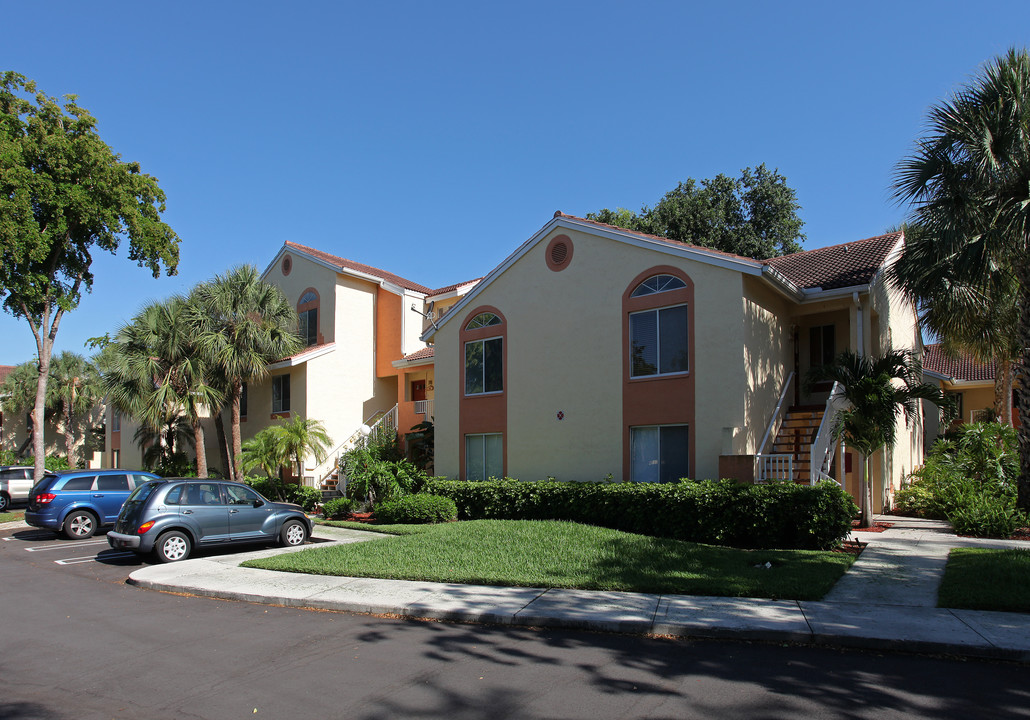 Napoli Gardens in Coral Springs, FL - Foto de edificio