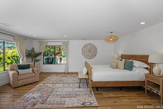 6026 La Granada in Rancho Santa Fe, CA - Foto de edificio - Building Photo