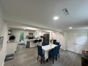 8607 Pinecliff Dr in Frederick, MD - Building Photo - Building Photo
