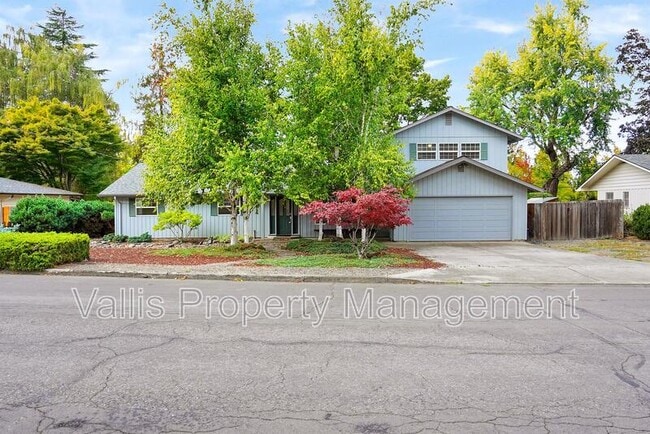 property at 3385 Camellia Dr S