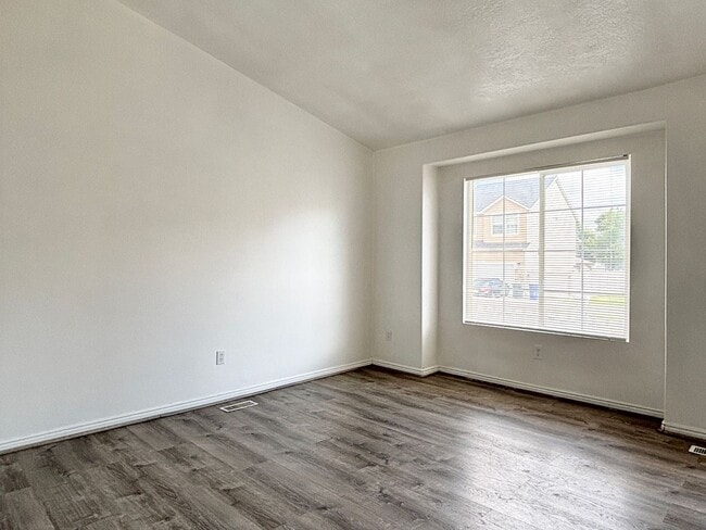 1730 W Irie Ln in Salt Lake City, UT - Building Photo - Building Photo