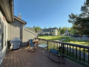 72 Crestwood Dr, Unit B in Whitefish, MT - Building Photo - Building Photo