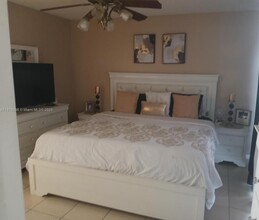 1000 Cypress Way E in Palm Springs, FL - Building Photo - Building Photo