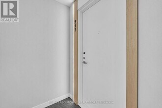 251 Masonry Wy in Mississauga, ON - Building Photo - Building Photo