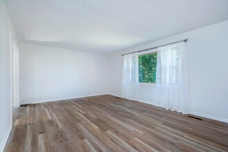 5760 Saundersville Rd in Mount Juliet, TN - Building Photo - Building Photo