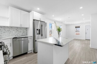 93 Spring St in West Haven, CT - Building Photo - Building Photo