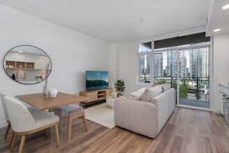 4433 Alaska St in Burnaby, BC - Building Photo - Building Photo