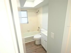 210 Albee Rd W in Nokomis, FL - Building Photo - Building Photo