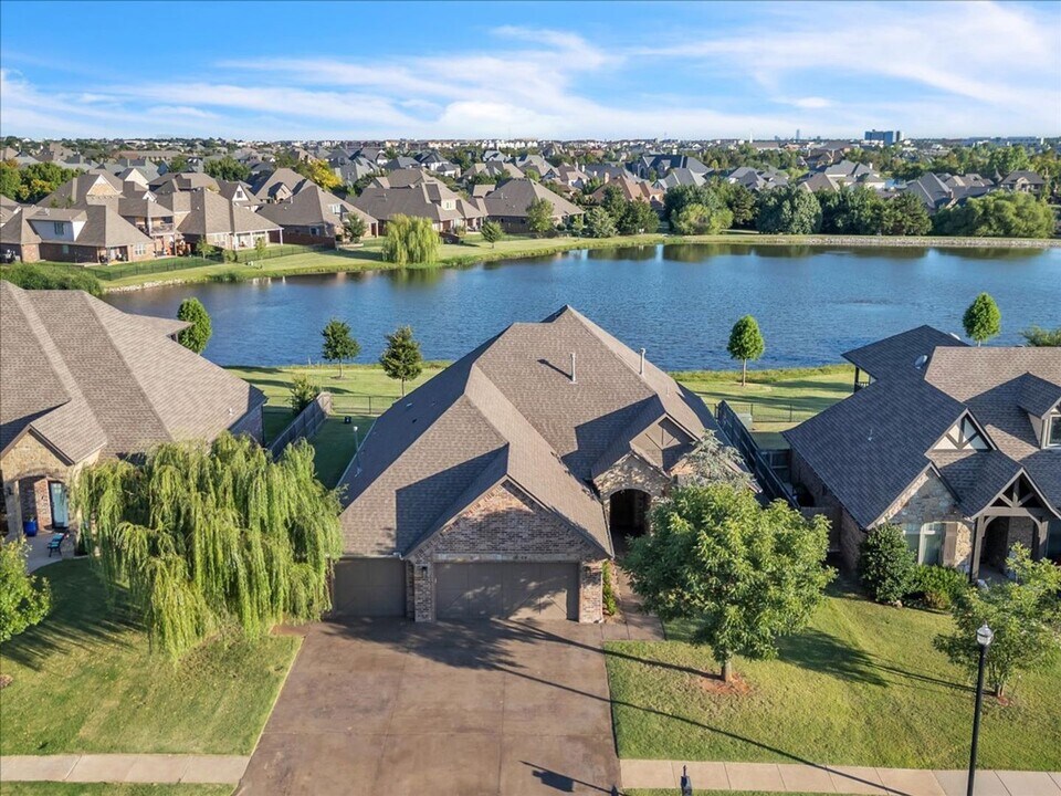 16000 Angie Kaye Ln in Edmond, OK - Building Photo
