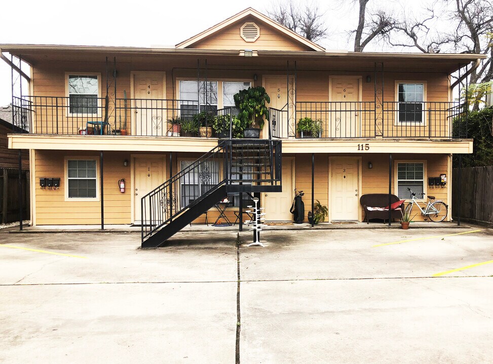 115 Aurora St in Houston, TX - Building Photo