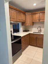 142 Lake Barbara Dr in West Palm Beach, FL - Building Photo - Building Photo