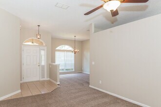 407 Sparrow Branch Cir in Jacksonville, FL - Foto de edificio - Building Photo