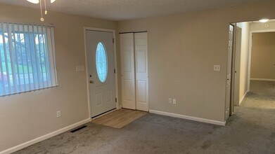 5983 Harshmanville Rd in Dayton, OH - Building Photo - Building Photo