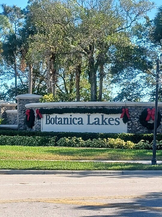 11084 Sparkleberry Dr in Ft. Myers, FL - Building Photo