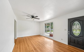 6013 Woodside Dr in Jacksonville, FL - Building Photo - Building Photo