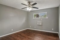 4811 Oakland St photo'
