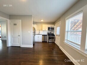 217 E 46th St in Kansas City, MO - Building Photo - Building Photo