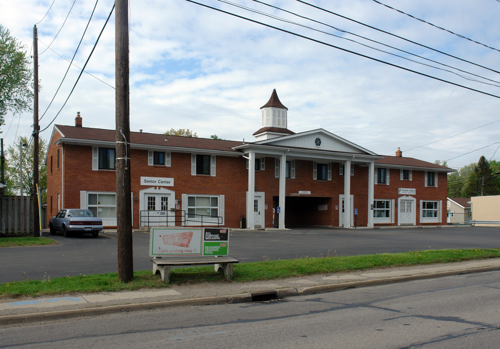 Richmar Manor in Toledo, OH - Building Photo