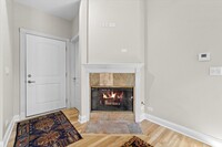 2329 N Oakley Ave, Unit 2W in Chicago, IL - Building Photo - Building Photo