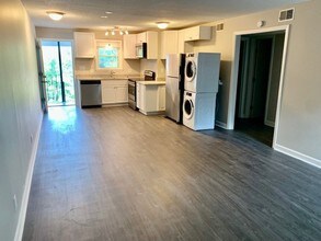 135 Oakwood Ave-Unit -G in Spartanburg, SC - Building Photo - Building Photo