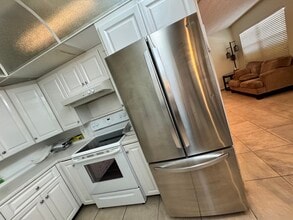 4007 Yarmouth a, Unit 4007 Yarmouth A in Boca Raton, FL - Building Photo - Building Photo