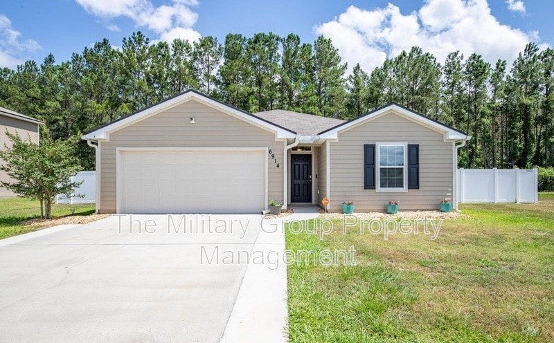 6914 Sandle Dr in Jacksonville, FL - Building Photo