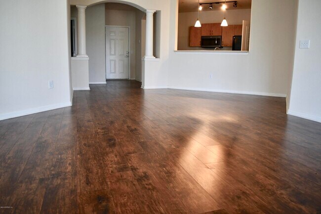 8290 Westgate Dr in Jacksonville, FL - Building Photo - Building Photo