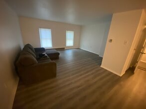 144 Farnsworth Ave, Unit Apt. 2 in Bordentown, NJ - Building Photo - Building Photo