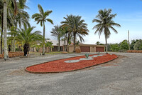 16494 Deer Path Ln in Wellington, FL - Building Photo - Building Photo