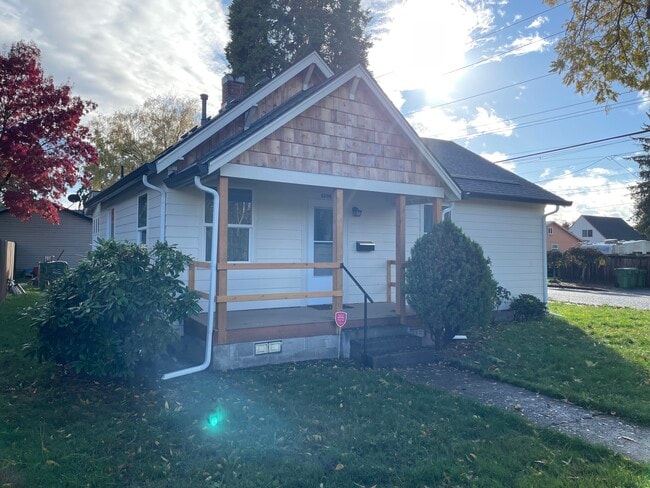 property at 1200 E 6th St