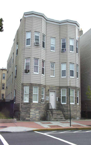 302 Kearny Ave in Kearny, NJ - Building Photo - Building Photo