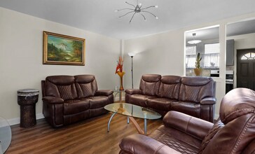 2153 Haworth St, Unit 2A in Philadelphia, PA - Building Photo - Building Photo