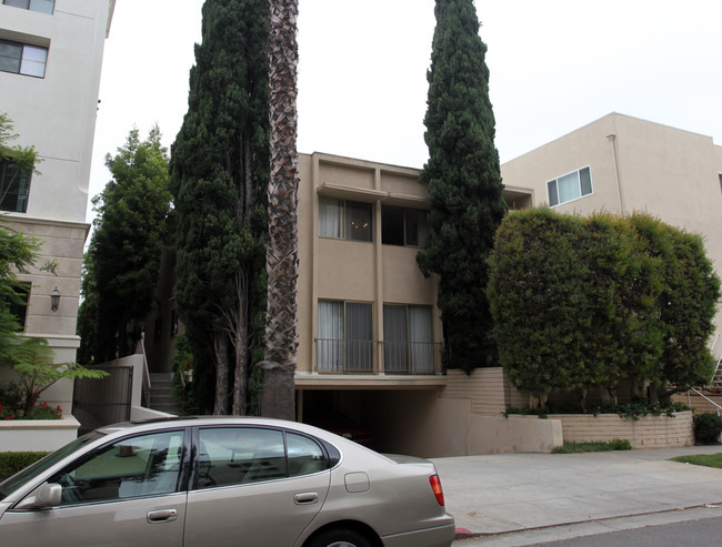 11645 Mayfield Ave in Los Angeles, CA - Foto de edificio - Building Photo