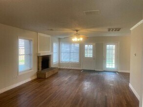 12819 Chimes Dr in Houston, TX - Building Photo - Building Photo