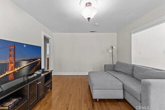 228 Jacaranda Pl in Fullerton, CA - Building Photo - Building Photo