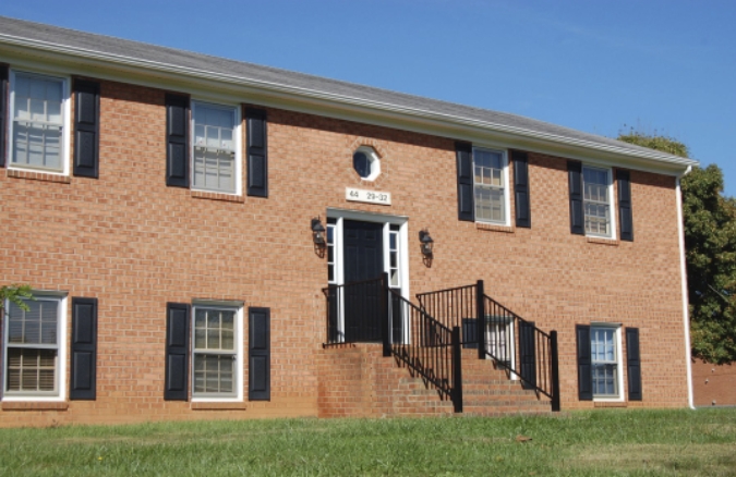 Cardinal's Crest Apartments in Lynchburg, VA - Building Photo