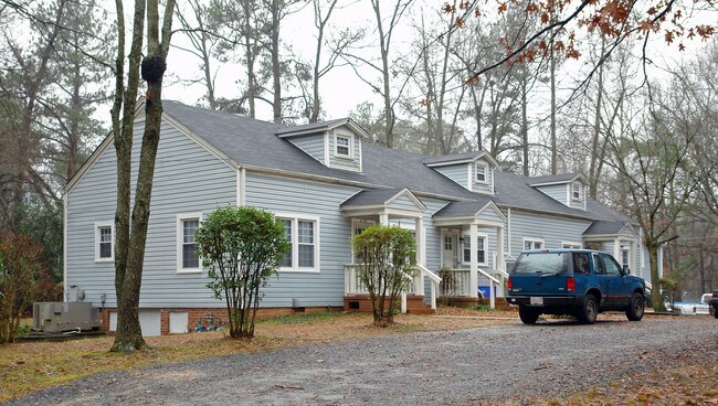 2826-2832 Herring Blvd in Durham, NC - Foto de edificio - Building Photo