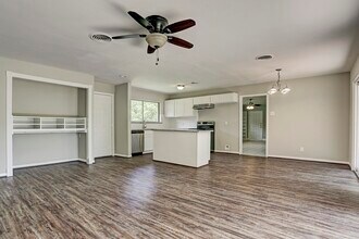 1803 Jones St in Rosenberg, TX - Building Photo - Building Photo