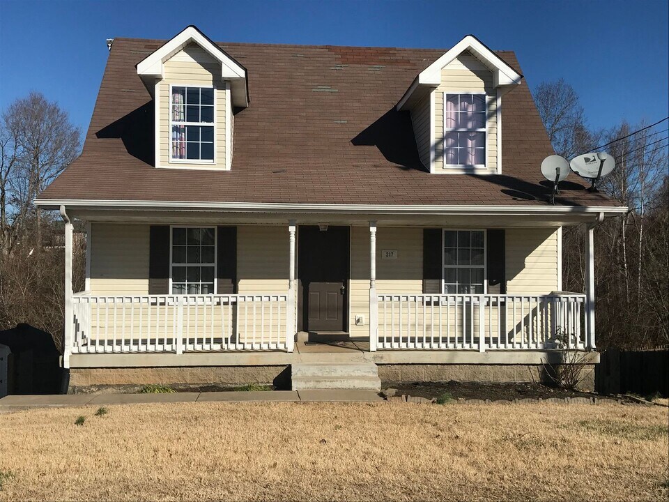217 Senator Dr in Clarksville, TN - Building Photo
