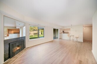 275 Briarcrest Dr in Ann Arbor, MI - Building Photo - Building Photo