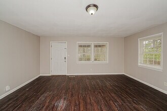 1116 Hayes Rd, Unit 065 in Adamsville, AL - Foto de edificio - Building Photo