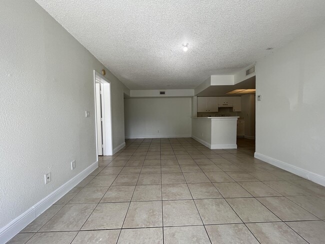 9266 W Atlantic Blvd in Coral Springs, FL - Building Photo - Building Photo