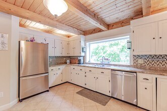 130 Stephen Dr in Goffstown, NH - Building Photo - Building Photo