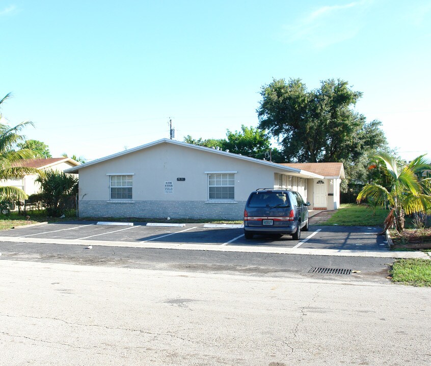 5309 NW 18th Ct in Fort Lauderdale, FL - Building Photo