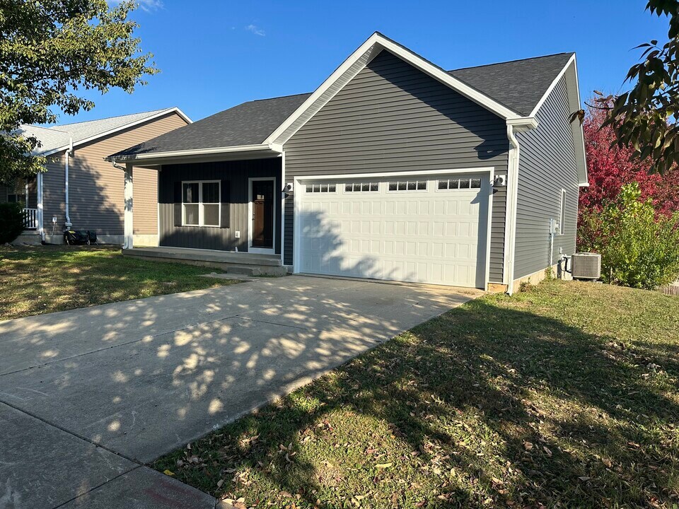 3525 S Wickens St in Bloomington, IN - Building Photo