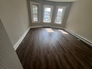 215 Beaver St in New Britain, CT - Building Photo - Building Photo